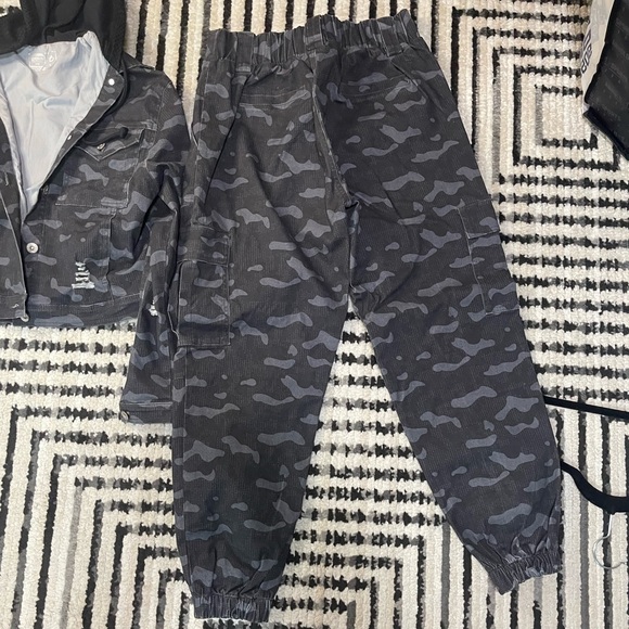 Celestial Bodies jacket and cargo pants set - Picture 9 of 10